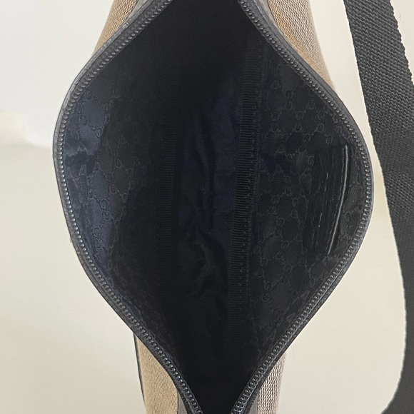 Gucci Baguette Shoulder Bag - Picture 9 of 12